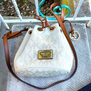 #Michael Kors Jules Bag